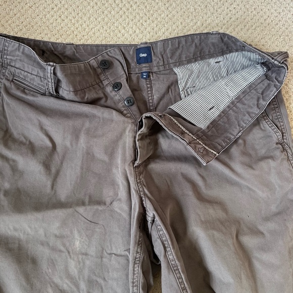 Men's Casual Gray Chino Shorts - Picture 3 of 4
